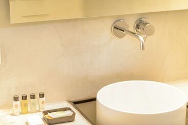 هتل Amoramelia Suites