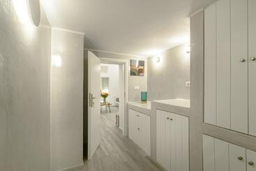 هتل Amoramelia Suites