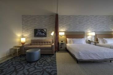 هتل Home2 Suites By Hilton Allentown Bethlehem Airport