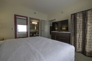 هتل Home2 Suites By Hilton Allentown Bethlehem Airport