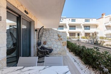 پانسیون Amalthia Luxury Suites