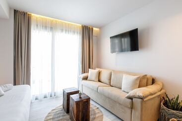 پانسیون Amalthia Luxury Suites