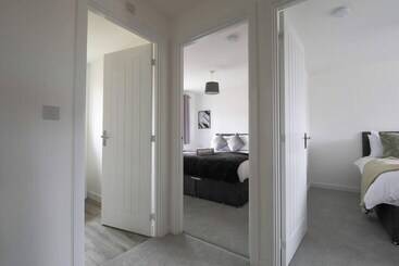 اقامتگاه Beautiful 4 Bed House 15 Mins To Cardiff & Newport