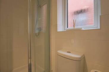اقامتگاه Beautiful 4 Bed House 15 Mins To Cardiff & Newport