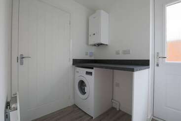 اقامتگاه Beautiful 4 Bed House 15 Mins To Cardiff & Newport