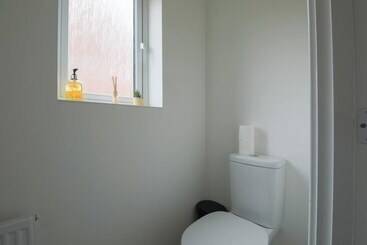 اقامتگاه Beautiful 4 Bed House 15 Mins To Cardiff & Newport