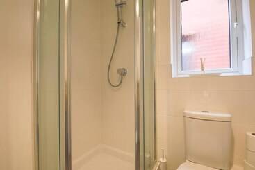 اقامتگاه Beautiful 4 Bed House 15 Mins To Cardiff & Newport