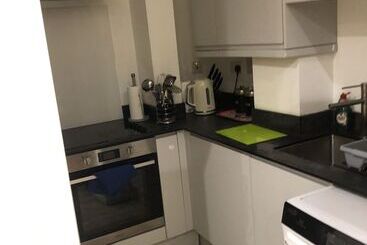 اقامتگاه Captivating 1 Bed Apartment In Southampton