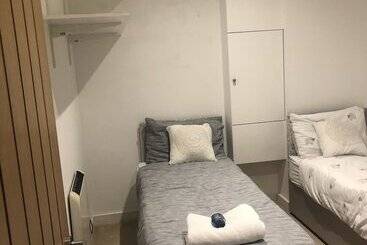 اقامتگاه Captivating 1 Bed Apartment In Southampton
