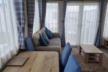 Stunning 2 Bed Caravan In Prestatyn Dog Friendly