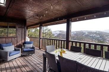 Timberline Hideaway