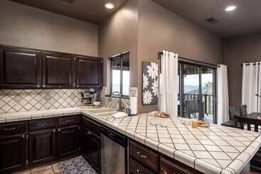 Timberline Hideaway