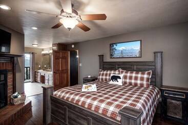 Timberline Hideaway