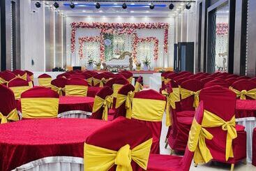Townhallpartypalace & Hotel Peace Garden