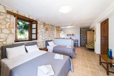 Abeloklima Country House