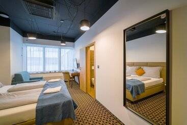 Chors Like A Hotel   Hostel