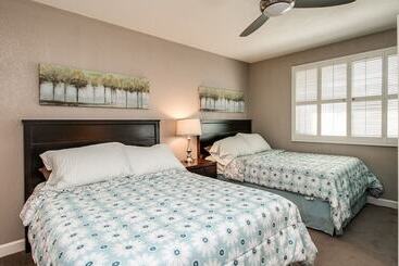 Cozy 2 Bdrm Condo In Heart Of Old Town Scottsdale!