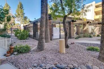 Cozy 2 Bdrm Condo In Heart Of Old Town Scottsdale!