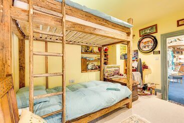 Family Country Cottage With A Private Valley View