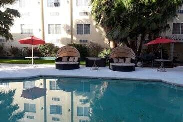 هتل Bayshore Inn
