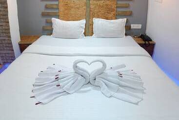 Fabhotel Edem Garden