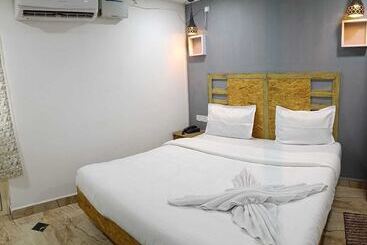 Fabhotel Edem Garden