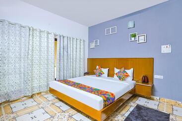 Fabhotel Edem Garden