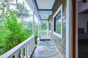 Fabhotel Edem Garden