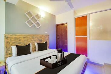 Fabhotel Edem Garden