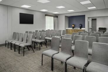 هتل Homewood Suites By Hilton Greenville, Nc