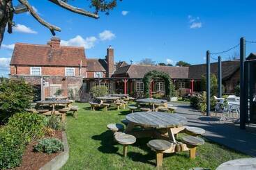 هتل Huntsman Of Brockenhurst