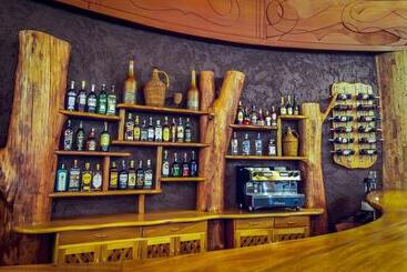 هتل Lake Nakuru Sopa Lodge