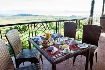 هتل Lake Nakuru Sopa Lodge