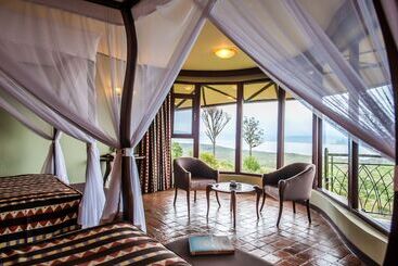 هتل Lake Nakuru Sopa Lodge