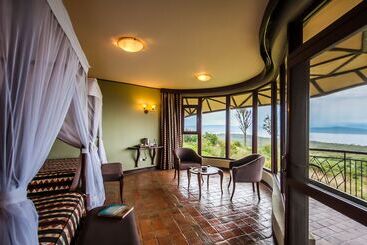 هتل Lake Nakuru Sopa Lodge