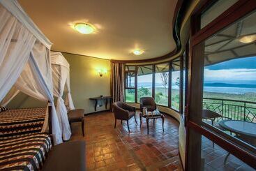 هتل Lake Nakuru Sopa Lodge