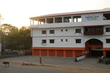 هتل Rains Inn Eco