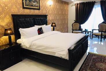 Royaute Luxury Hotel Sialkot