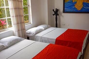 هتل روستایی Finca Hotel El Amanecer