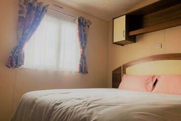 هتل The Chase Holiday Park