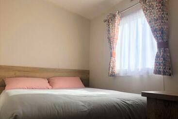 هتل The Chase Holiday Park
