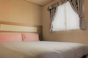 هتل The Chase Holiday Park