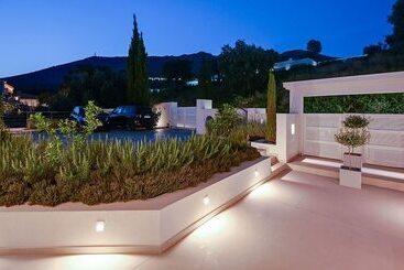 Livinghome Suites