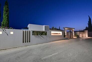 Livinghome Suites