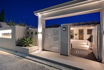 Livinghome Suites