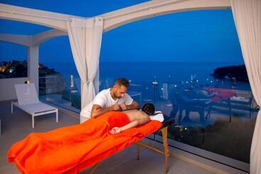 Livinghome Suites
