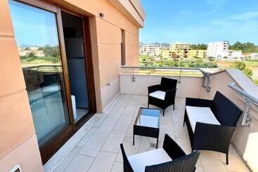 Modern Renovated Apartment In Olbia With