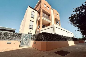 Modern Renovated Apartment In Olbia With