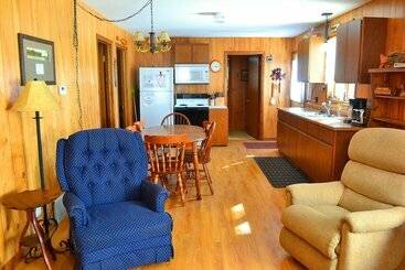 Nitschke S Northern Resort   Cabin #7