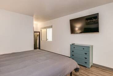 Old Town Scottsdale 2 Bdrm Gem!